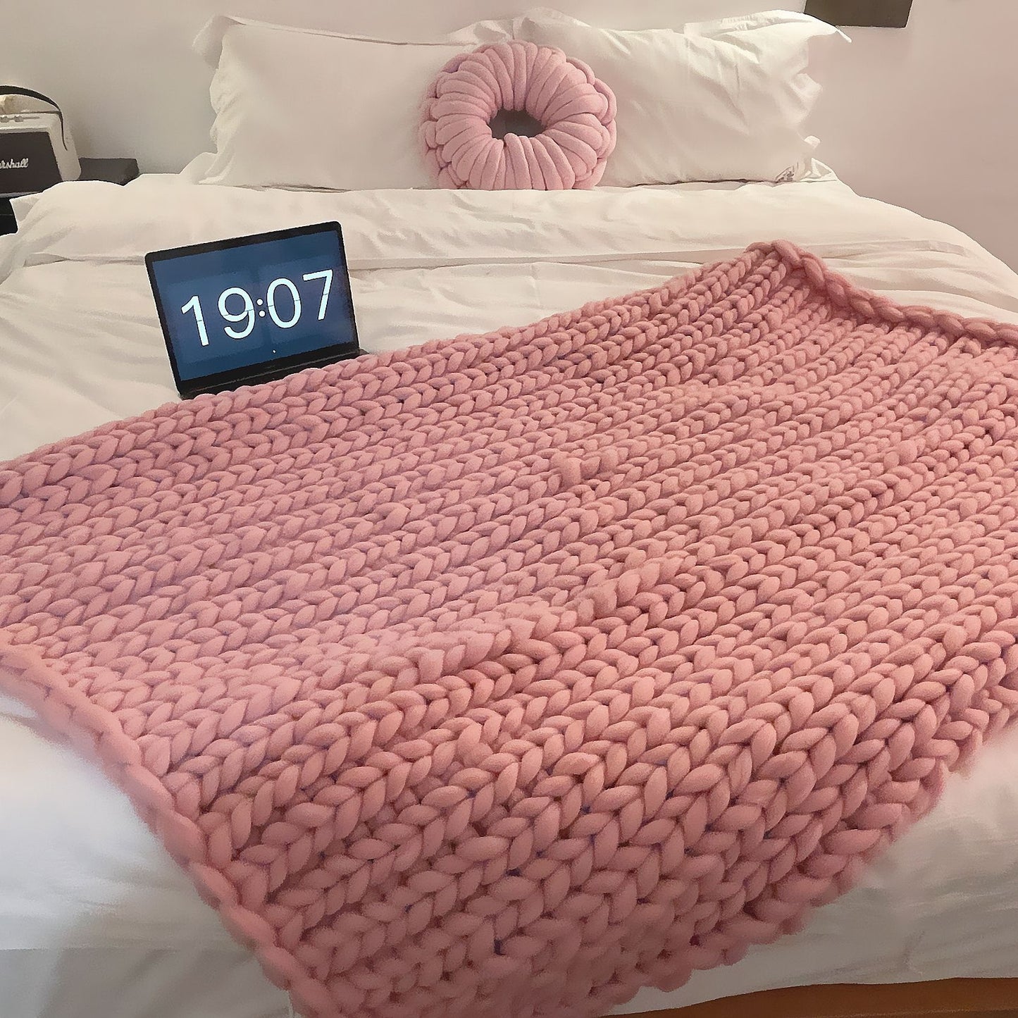 Cynthia Chunky Knit Throw Cotton Tube Arm Knitted Weighted Blanket